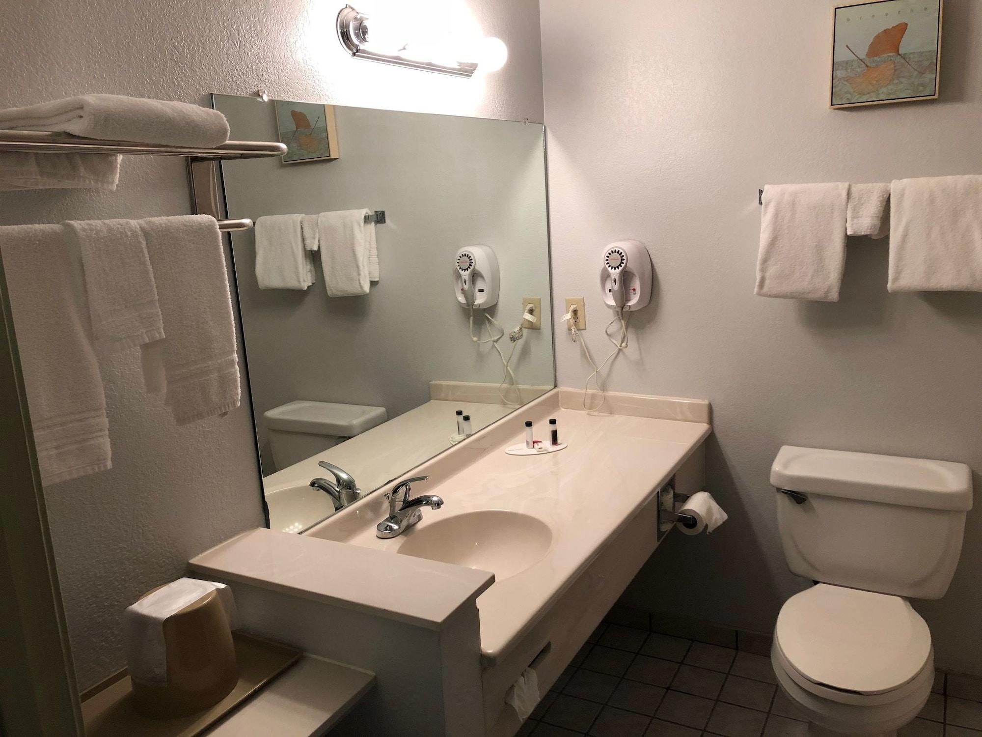 Super 8 By Wyndham Lake Charles/Sulphur Екстериор снимка