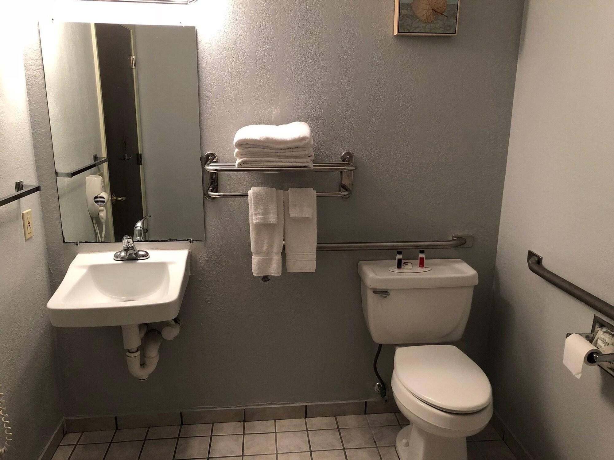 Super 8 By Wyndham Lake Charles/Sulphur Екстериор снимка