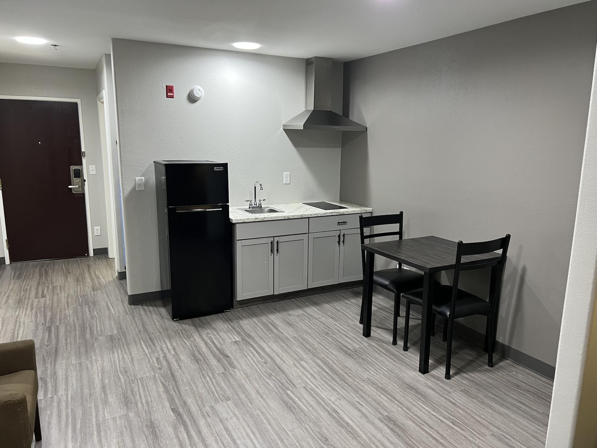 Super 8 By Wyndham Lake Charles/Sulphur Екстериор снимка